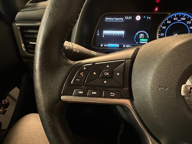 2020 NISSAN LEAF - 23