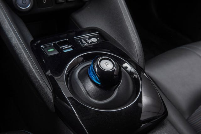 2020 NISSAN LEAF - 11