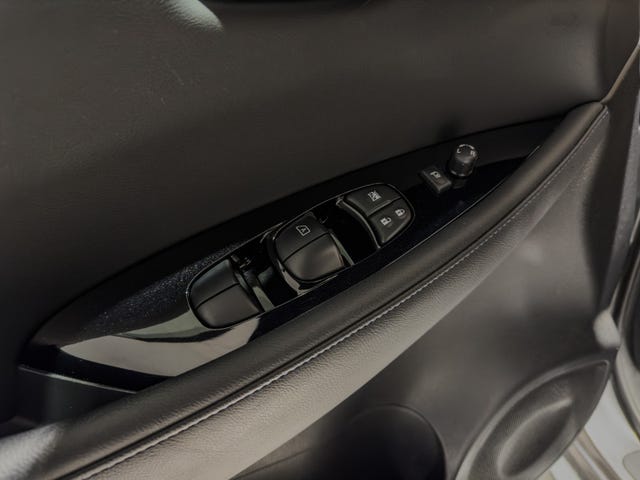 2020 NISSAN LEAF - 13