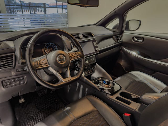 2020 NISSAN LEAF - 8