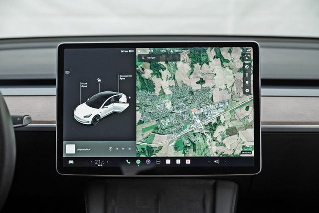 2021 TESLA MODEL 3 - 15