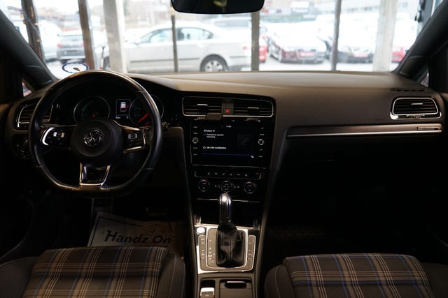 2019 VOLKSWAGEN GOLF - 28