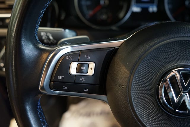 2019 VOLKSWAGEN GOLF - 30
