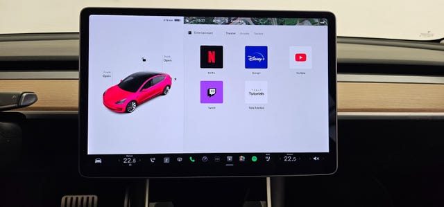2019 TESLA MODEL 3 - 27