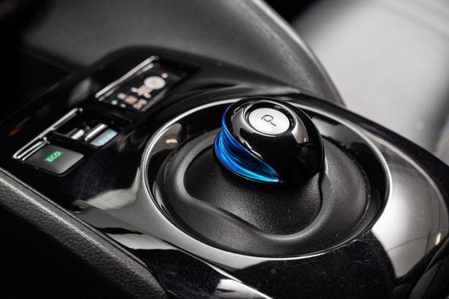 2020 NISSAN LEAF - 16
