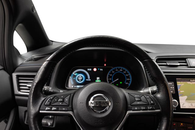 2020 NISSAN LEAF - 11