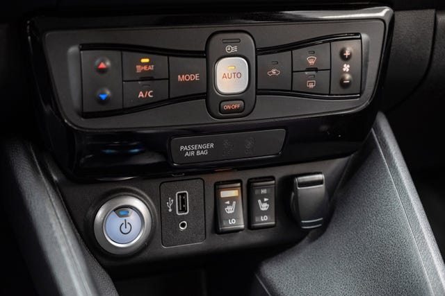2020 NISSAN LEAF - 17