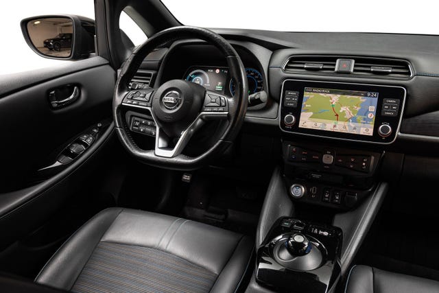 2020 NISSAN LEAF - 25