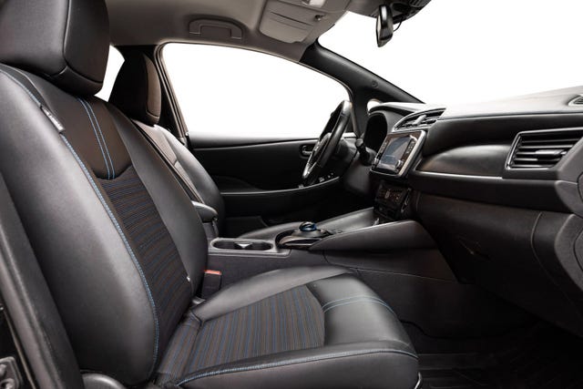 2020 NISSAN LEAF - 24