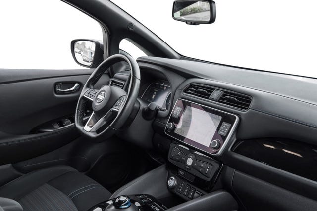 2020 NISSAN LEAF - 24