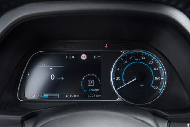 2020 NISSAN LEAF - 17