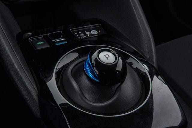 2020 NISSAN LEAF - 11