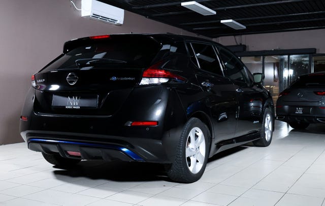 2020 NISSAN LEAF - 10