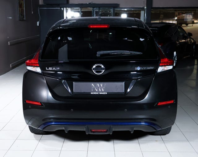 2020 NISSAN LEAF - 11