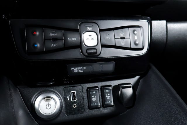 2020 NISSAN LEAF - 21