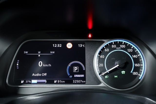 2020 NISSAN LEAF - 30