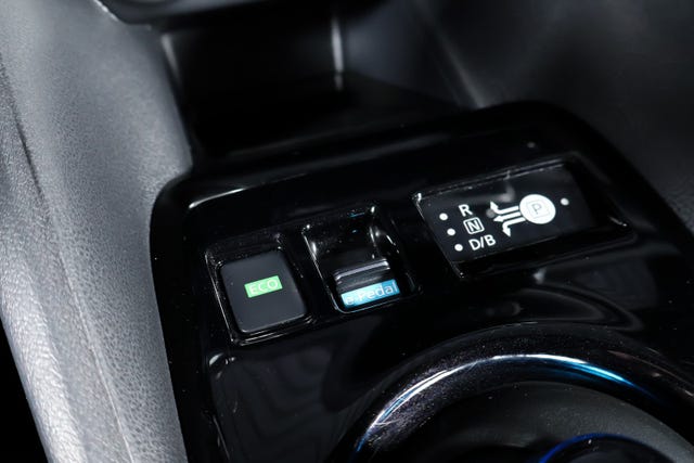 2020 NISSAN LEAF - 20