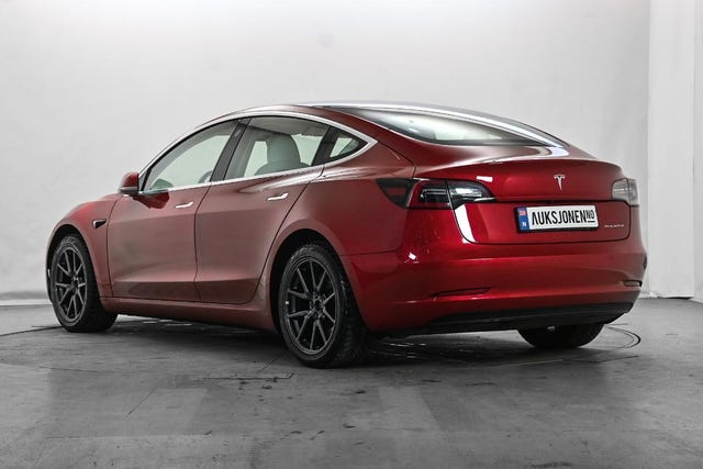 5YJ3E7EB0KF224679 2019 TESLA MODEL 3-5