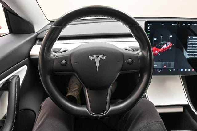 2019 TESLA MODEL 3 - 28
