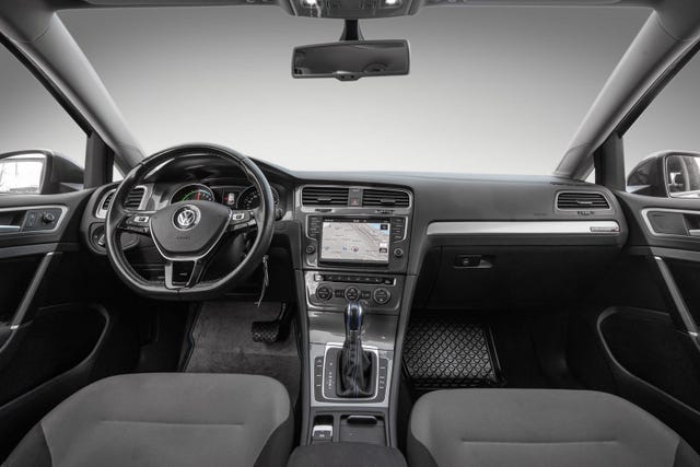 2015 VOLKSWAGEN GOLF - 18