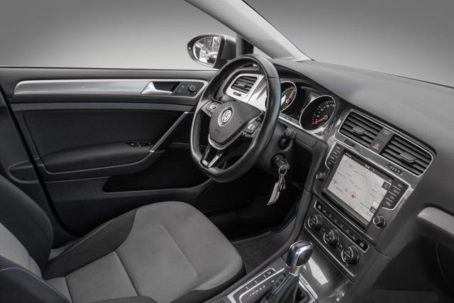 2015 VOLKSWAGEN GOLF - 9