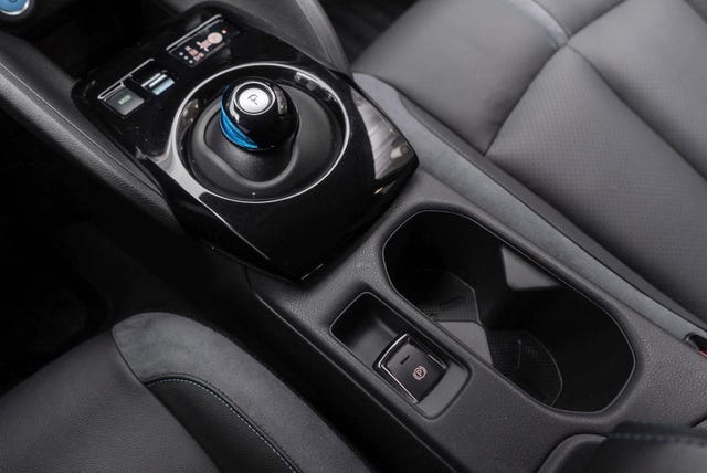 2020 NISSAN LEAF - 27