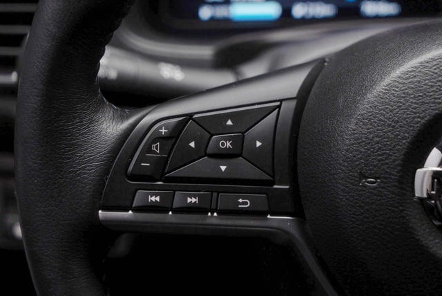 2020 NISSAN LEAF - 17