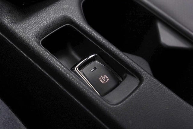 2020 NISSAN LEAF - 32