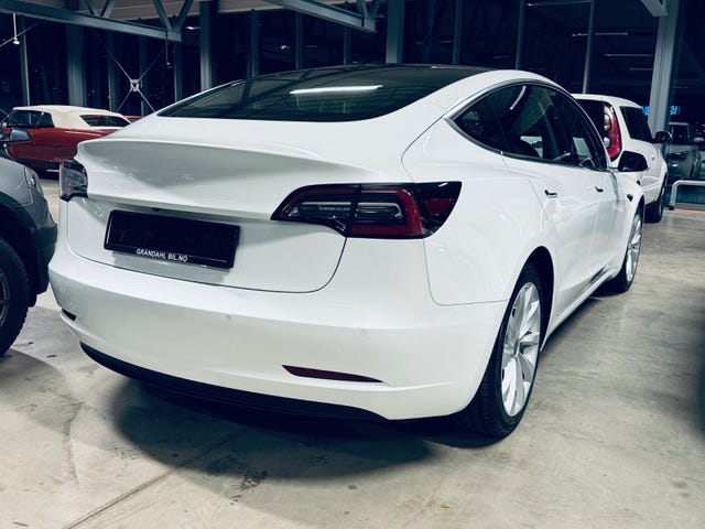 5YJ3E7EB7KF419596 2019 TESLA MODEL 3-2