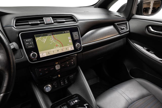 2020 NISSAN LEAF - 17
