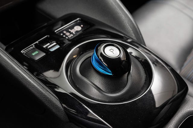 2020 NISSAN LEAF - 18