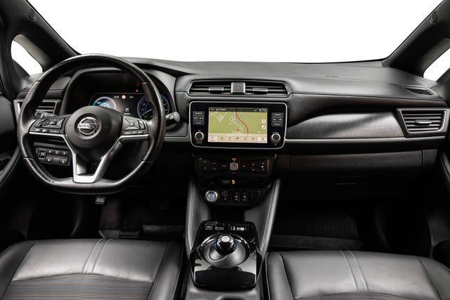 2020 NISSAN LEAF - 11