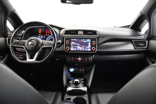 2020 NISSAN LEAF - 11