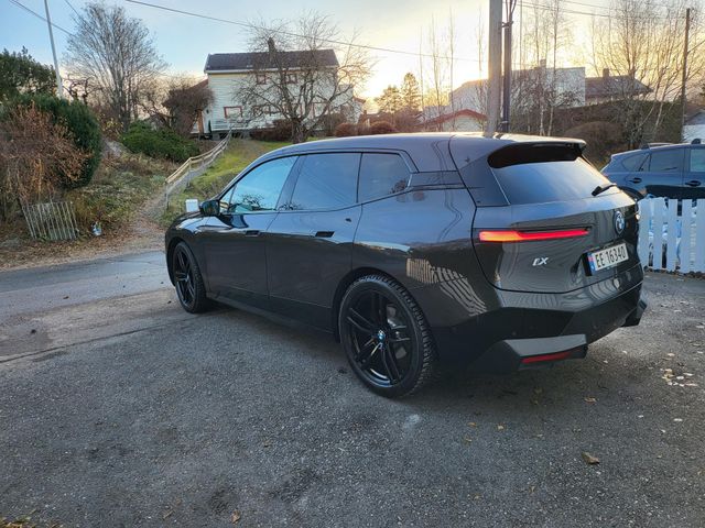 2022 BMW IX40 - 36