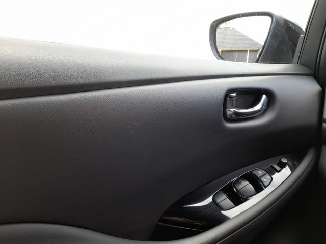2019 NISSAN LEAF - 10