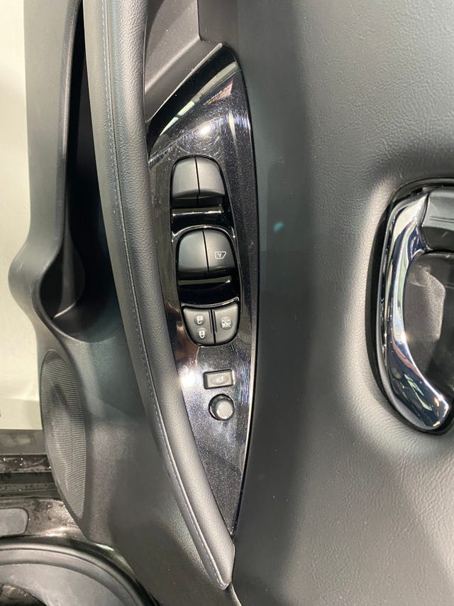 2019 NISSAN LEAF - 12