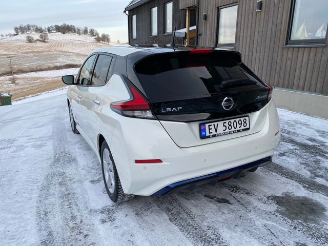 SJNFAAZE1U0043725 2019 NISSAN LEAF-2