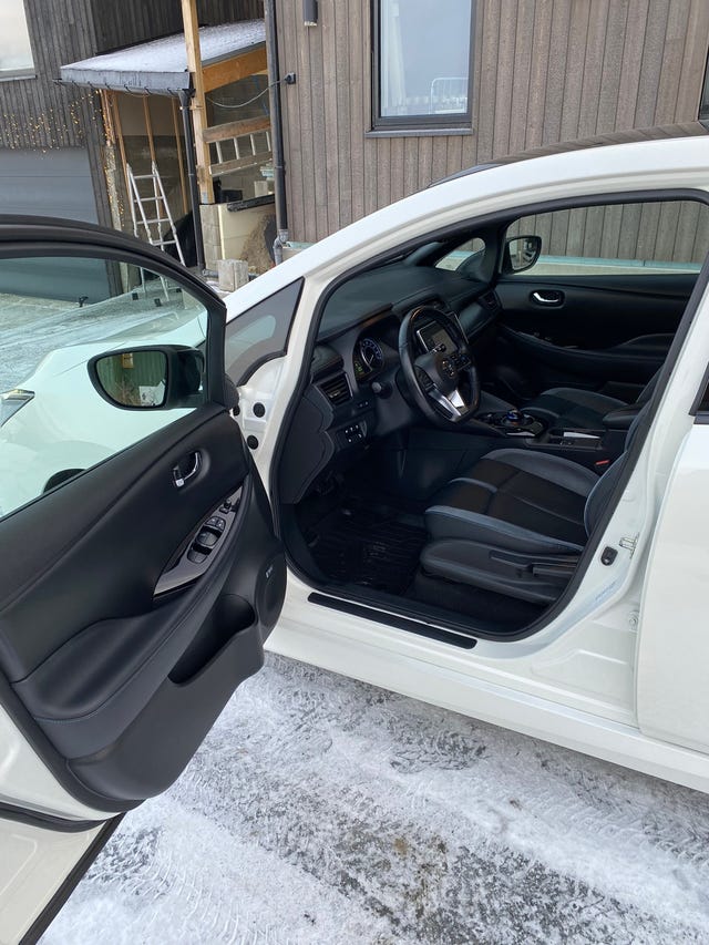 2019 NISSAN LEAF - 19
