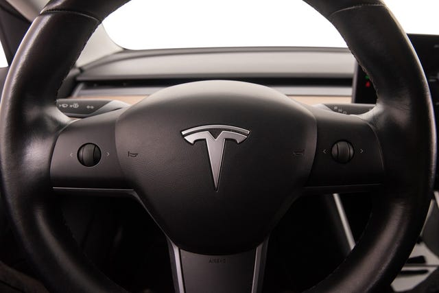 2019 TESLA MODEL 3 - 10