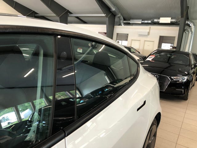 5YJ3E7EB2MF837924 2021 TESLA MODEL 3-4