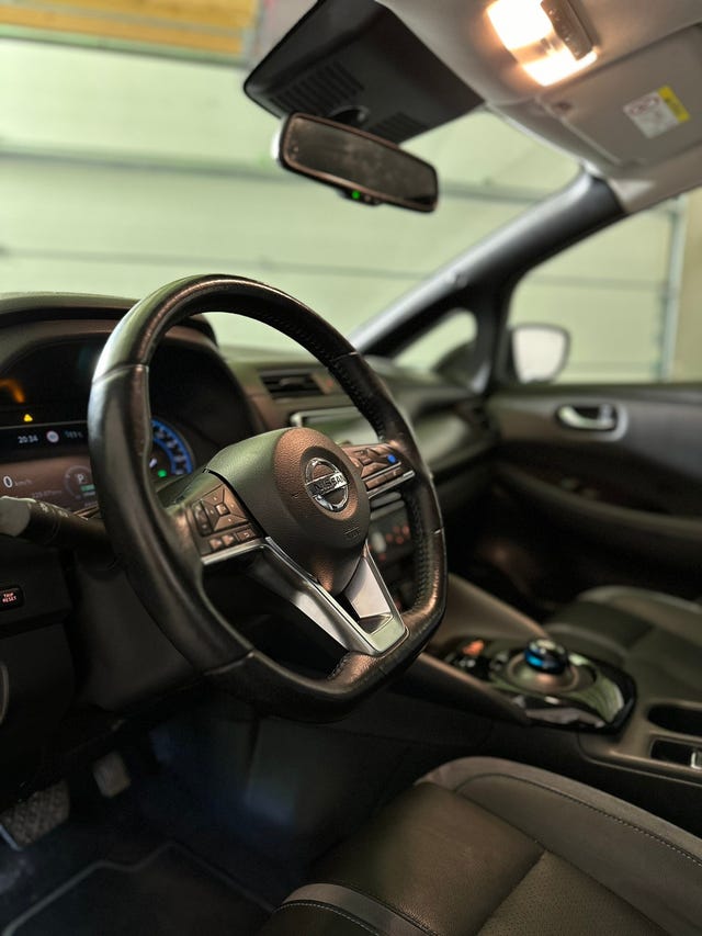 2019 NISSAN LEAF - 19