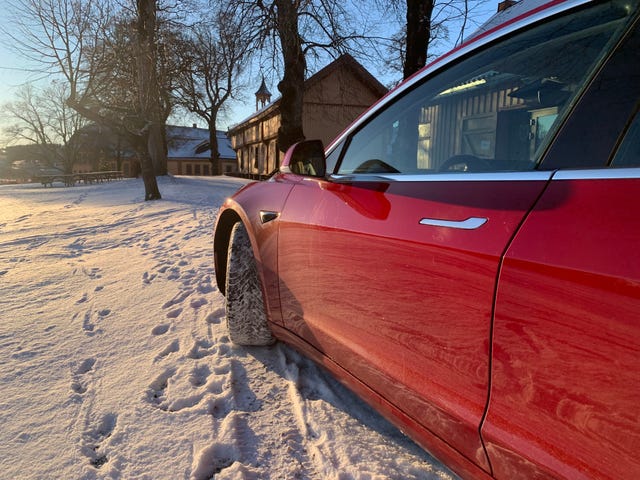 5YJ3E7EBXKF233440 2019 TESLA MODEL 3-5