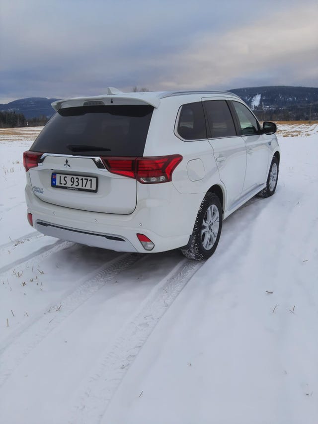 JMBXDGG3WLZ000601 2020 MITSUBISHI OUTLANDER-2