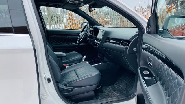 2020 MITSUBISHI OUTLANDER - 9