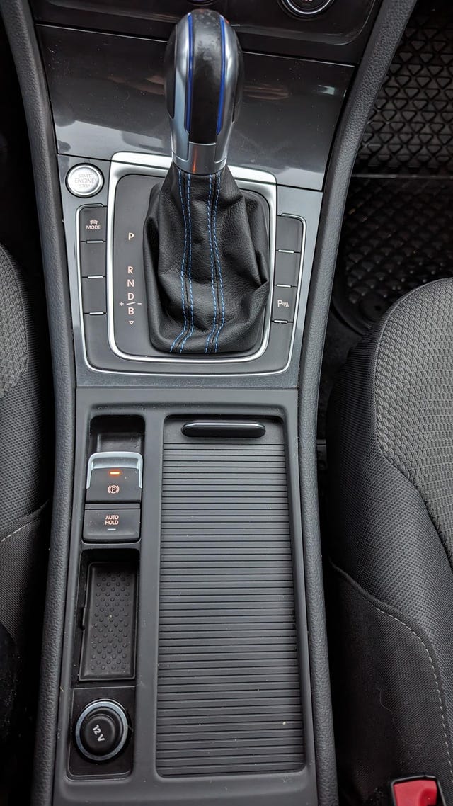 2018 VOLKSWAGEN GOLF - 19