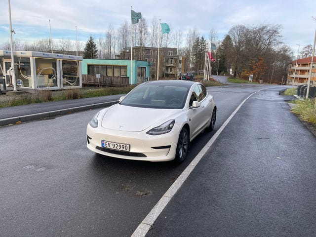 5YJ3E7EA9KF468113 2019 TESLA MODEL 3-1