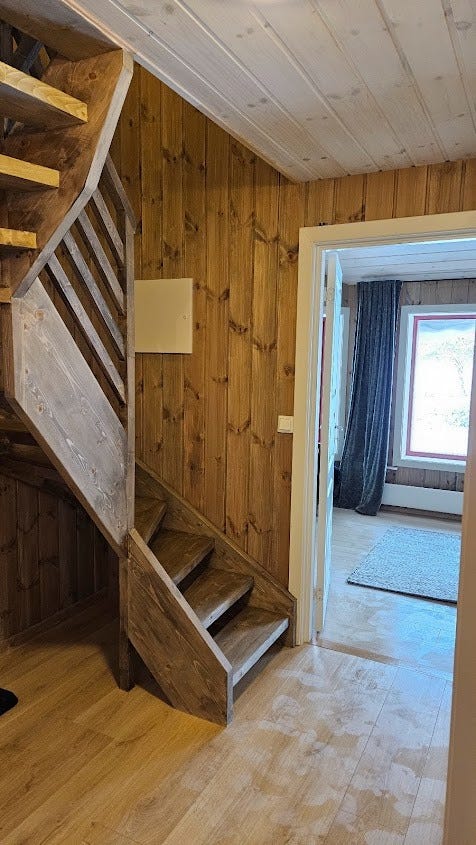 Gang, med tv stue i bakgrunn Galleribilde