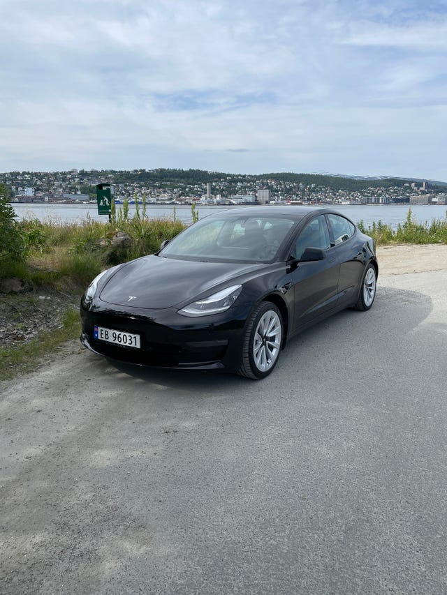 5YJ3E7EB3MF831761 2021 TESLA MODEL 3-4