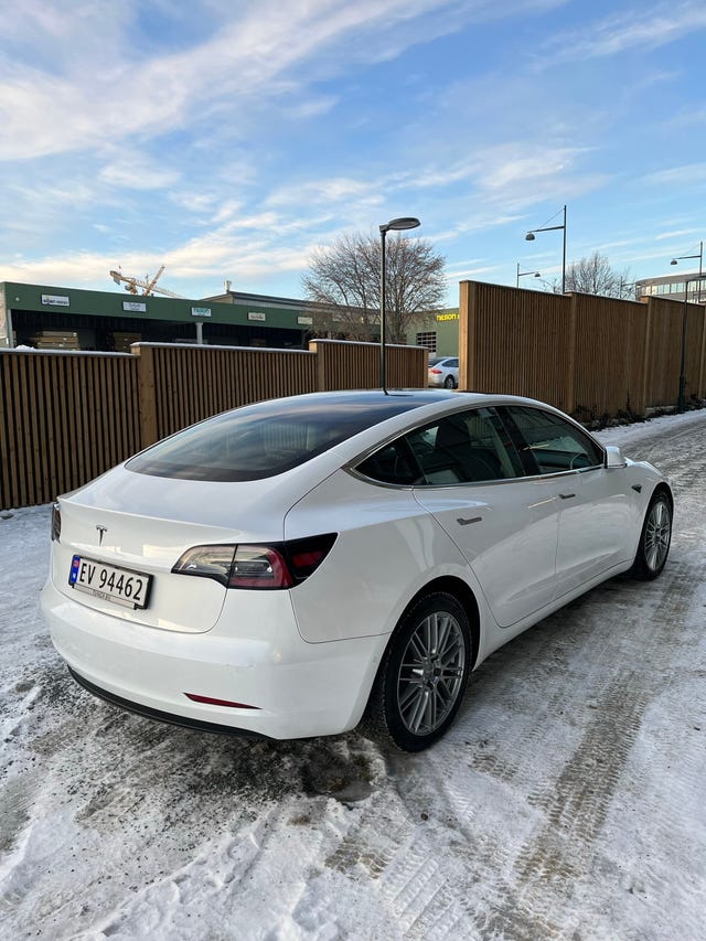 5YJ3E7EB4KF458100 2019 TESLA MODEL 3-5
