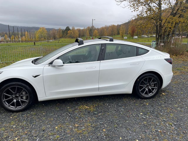 5YJ3E7EA8KF370982 2019 TESLA MODEL 3-1